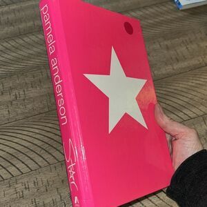 Star⭐️by PamAnderson Great beach 🏖️ read! Copyright ©️ 2004